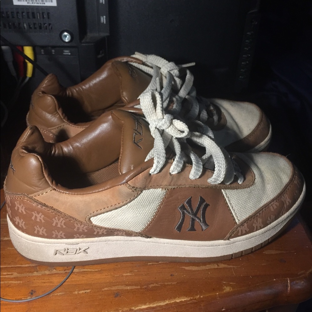 Reebok MLB New York shoe